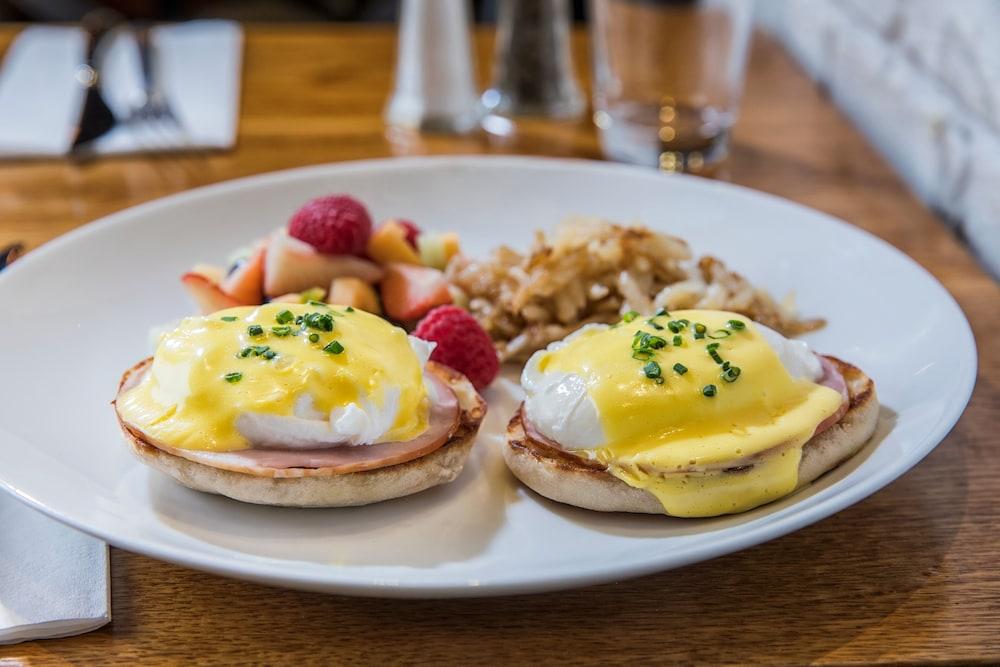 Doubletree By Hilton New York Times Square West Hotel Екстериор снимка
