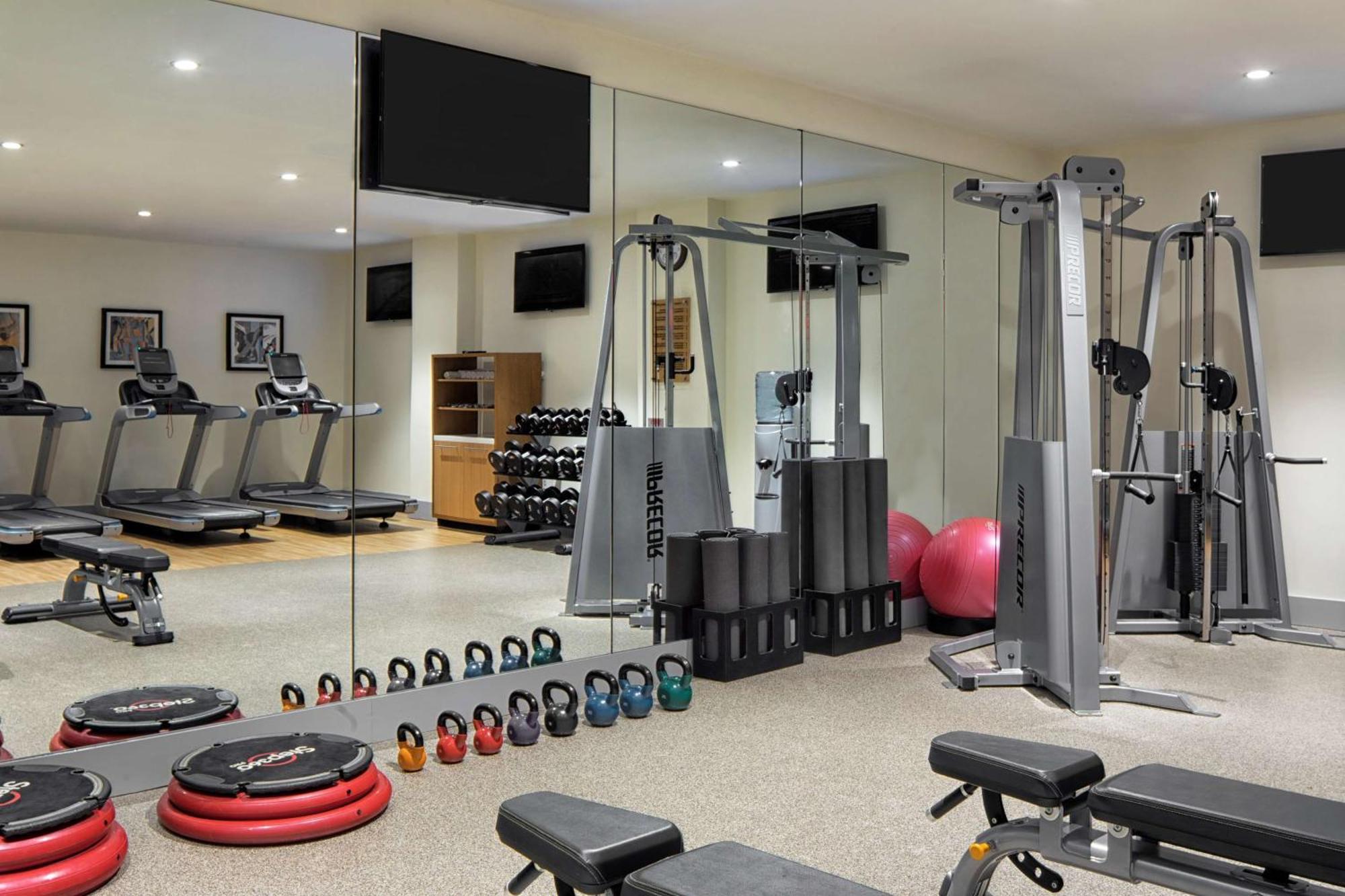 Doubletree By Hilton New York Times Square West Hotel Екстериор снимка