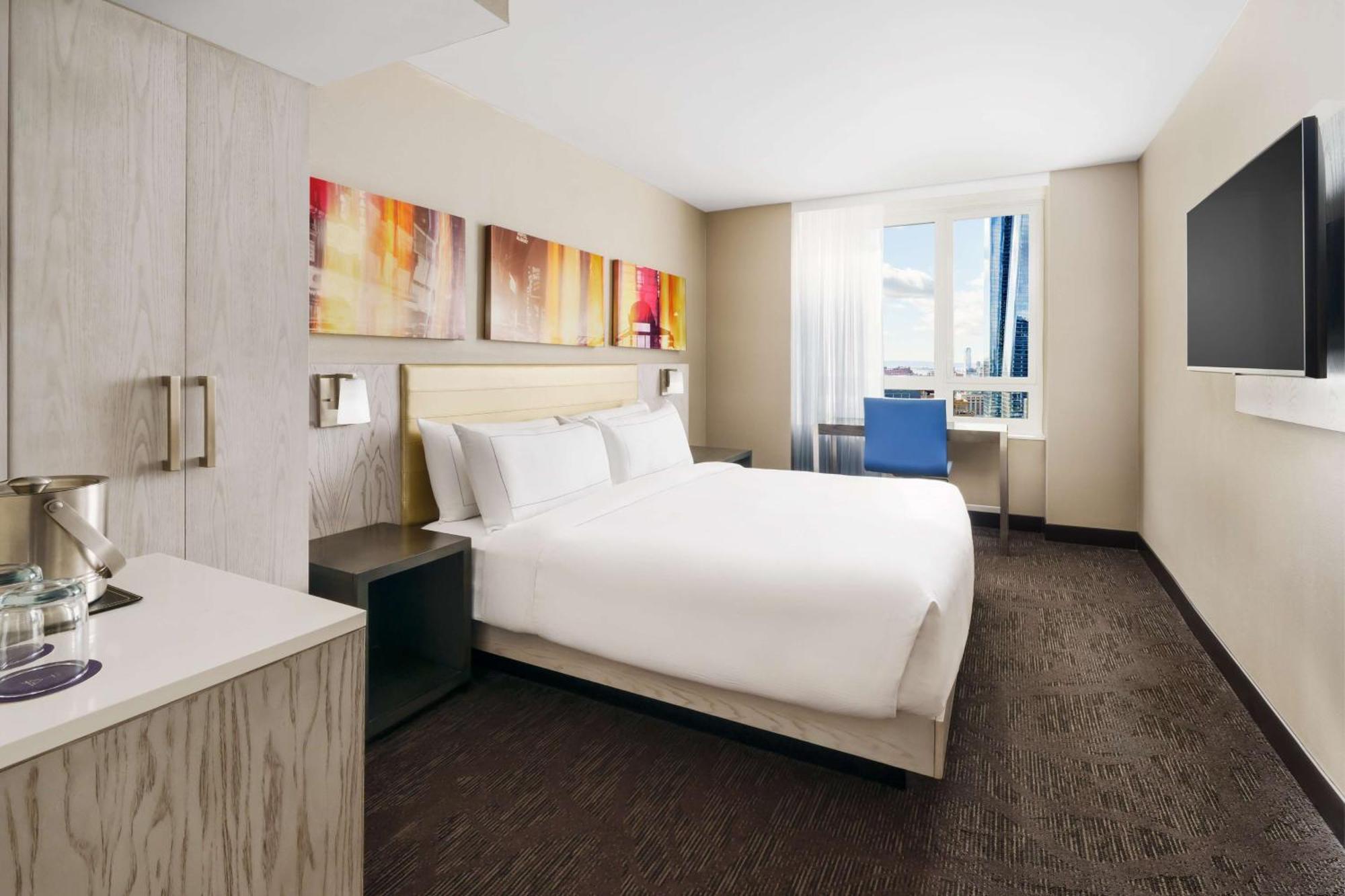 Doubletree By Hilton New York Times Square West Hotel Екстериор снимка